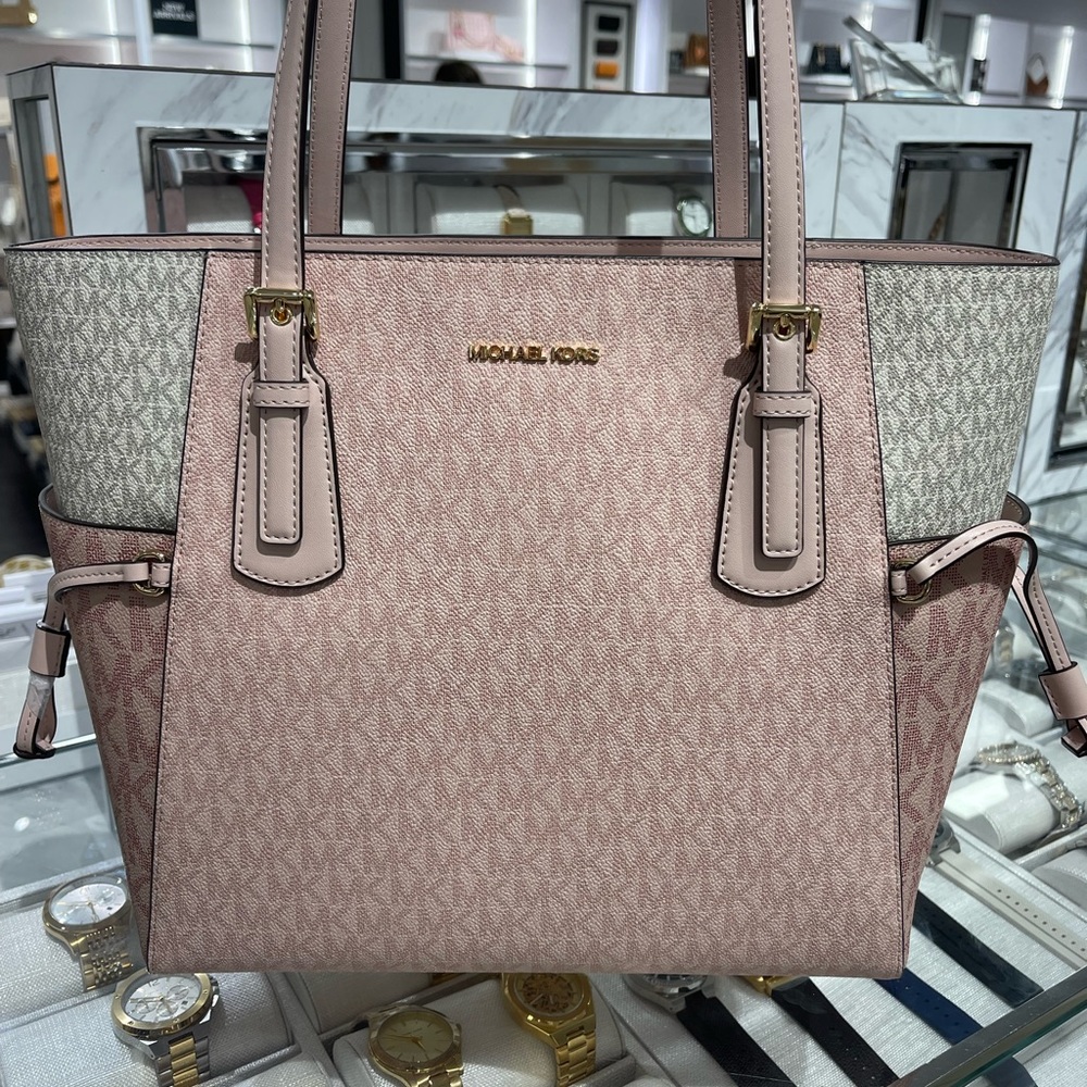 Michael Kors Voyager Lg Color-Block Signature Logo Tote
Powder Blush Multi 
NWT - Picture 9 of 16